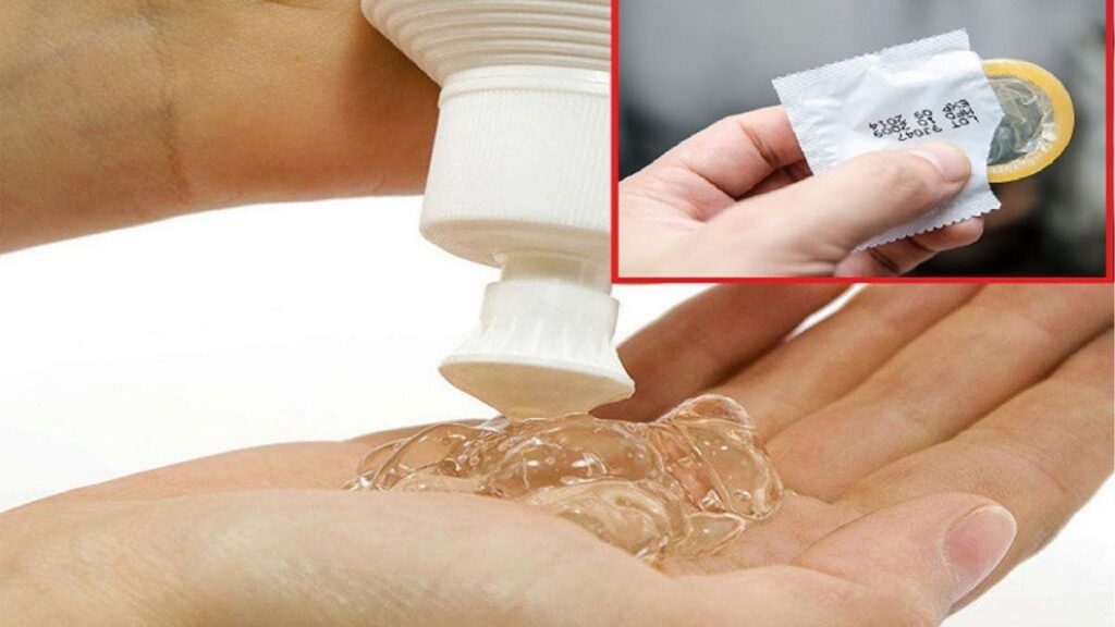 Gel bôi trơn và bao cao su sử dụng khi dạo đầu